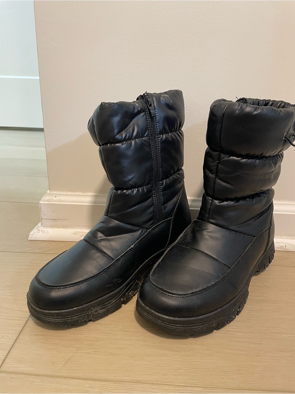 Black Puffer Winter Boots